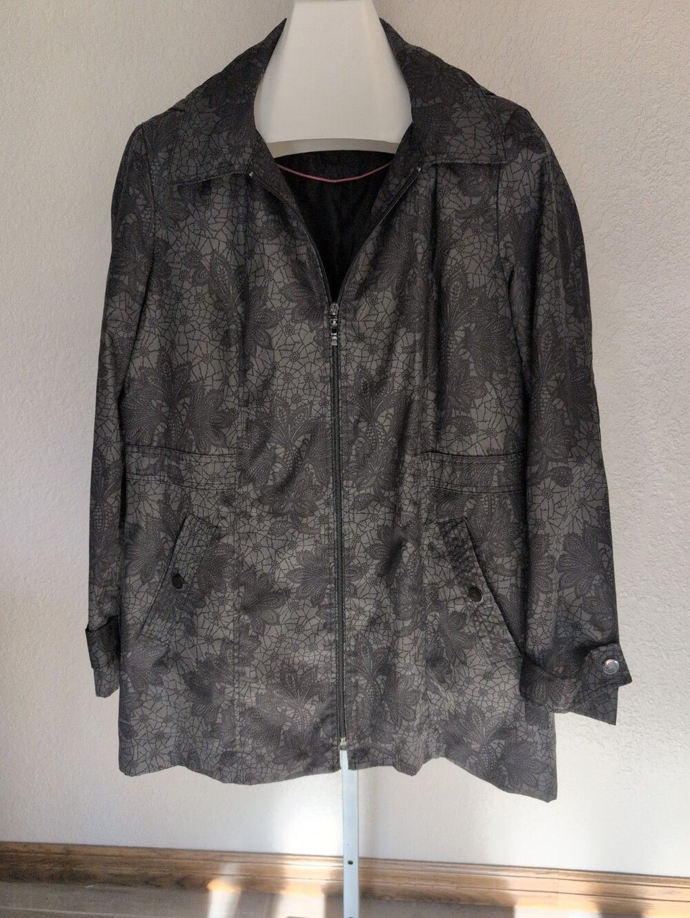 Breckenridge Dark Olive Green Patterned Raincoat/Windbreaker Detachable Hood L